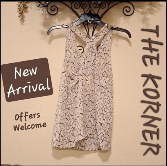 The Korner White & Black Blouse with Silver Embellishment Size XS NWT - Picture 1 of 9